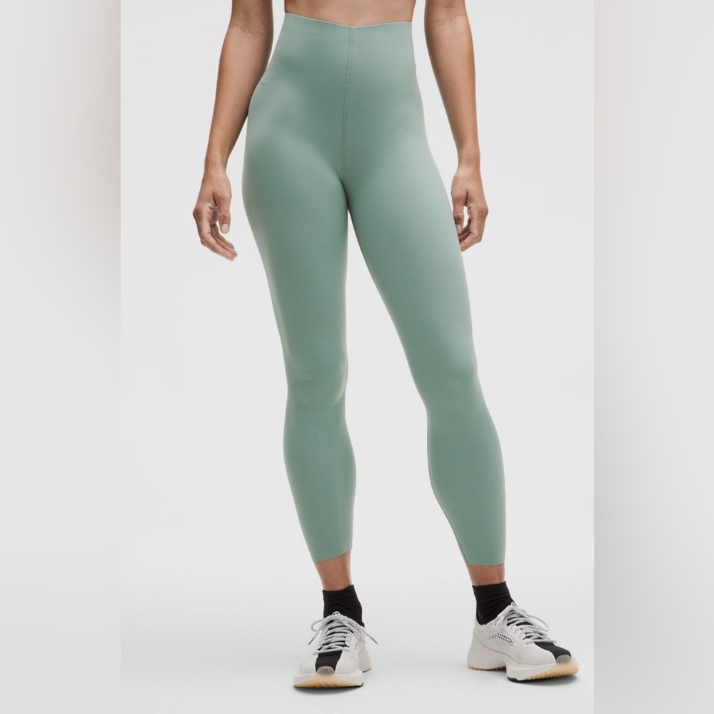 NWT Lululemon Glow up HR Tight 25”